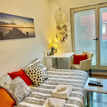 Charming Near Downtown Lejlighed *